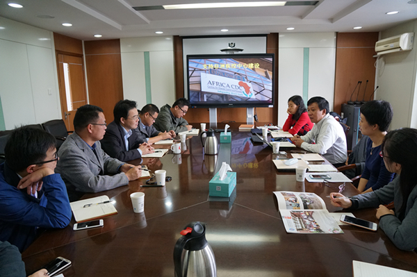 中國疾病預防控制中心全球公共衛生中心王曉春主任一行來我所交流