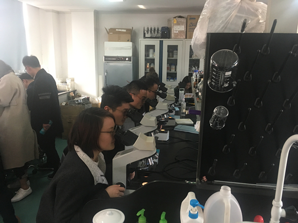 絲蠕蟲病室對新職工進行針對性培訓(xùn)